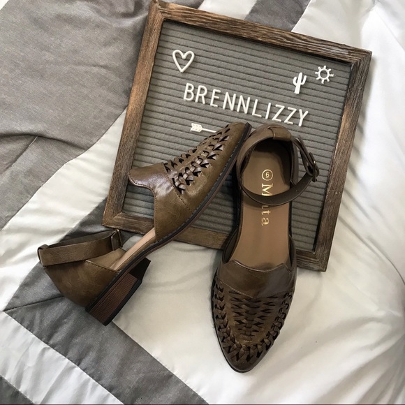 Weaving Woven Taupe Pointed Toe Sandals Flats NEW - Picture 3 of 7